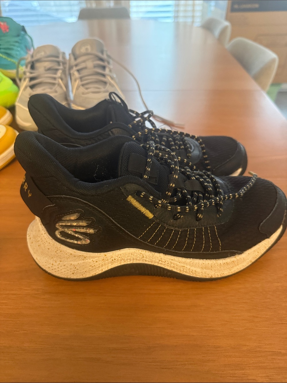 Under Armour Curry 3Z7 basketball shoe
